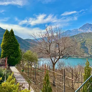 Lakeview Escape Albania